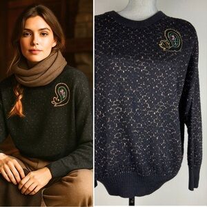 𝅺Vintage Black Knit Sweater Gold Thread Detail with Appliqué.